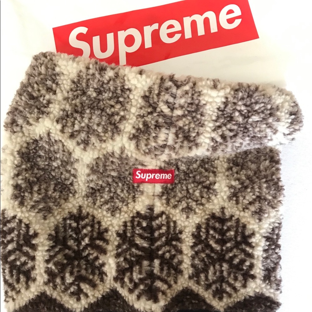 Supreme Snowflake Neck Gaiter